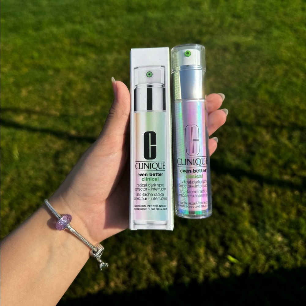 Clinique Even Better Clinical Radical Dark Spot Corrector + Interruptor